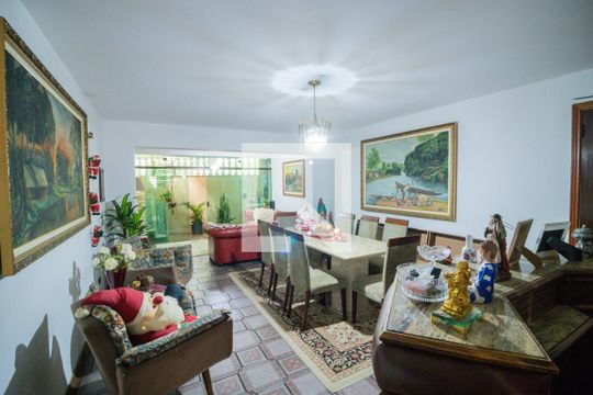 Casa para alugar com 3 quartos, 225m² em Jardim Bonfiglioli, São Paulo