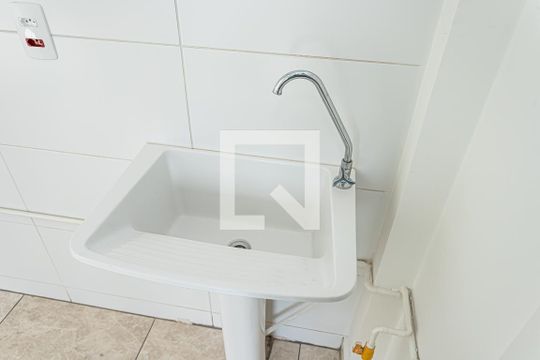 Sala, cozinha e área de serviço de apartamento à venda com 2 quartos, 38m² em Vila Pirituba, São Paulo