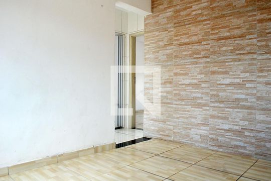 Sala de apartamento para alugar com 1 quarto, 40m² em Parque Bitaru, São Vicente