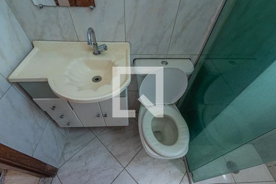 Banheiro de apartamento à venda com 2 quartos, 60m² em São João Batista, Belo Horizonte