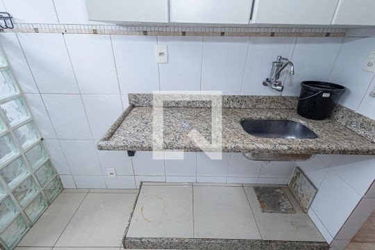 Cozinha de apartamento à venda com 2 quartos, 60m² em São João Batista, Belo Horizonte