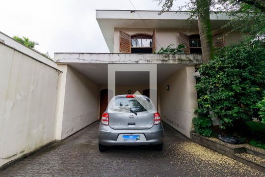Garagem de casa para alugar com 3 quartos, 500m² em Granja Julieta, São Paulo