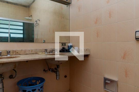 Banheiro 3 de casa para alugar com 3 quartos, 500m² em Granja Julieta, São Paulo