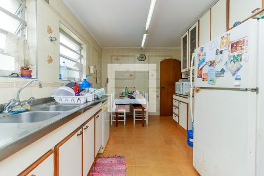 Cozinha de casa para alugar com 3 quartos, 500m² em Granja Julieta, São Paulo