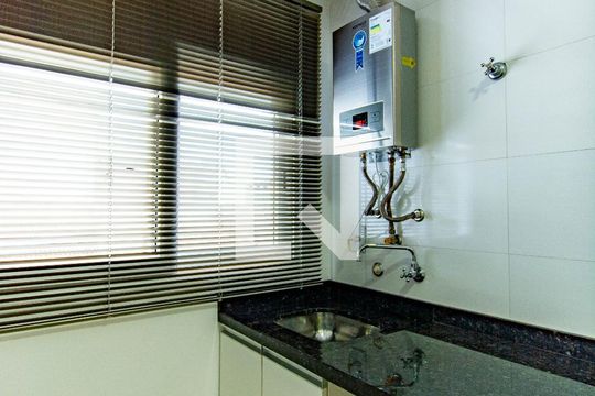 Lavanderia de apartamento para alugar com 3 quartos, 84m² em Centro, Canoas