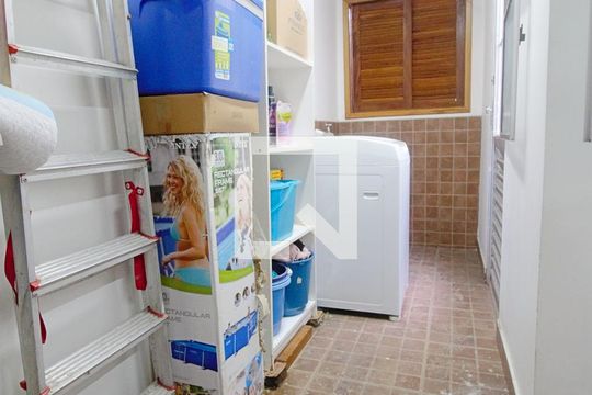 Área de Serviço de casa à venda com 3 quartos, 180m² em Lar São Paulo, São Paulo