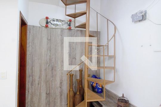 Quintal de casa à venda com 3 quartos, 180m² em Lar São Paulo, São Paulo