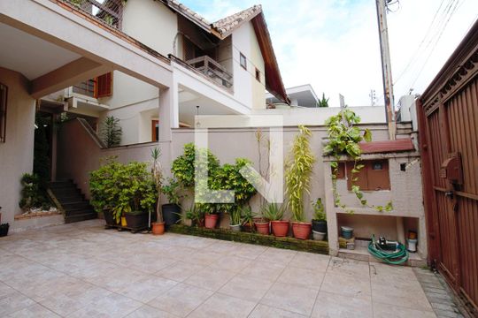 Garagem de casa à venda com 3 quartos, 180m² em Lar São Paulo, São Paulo