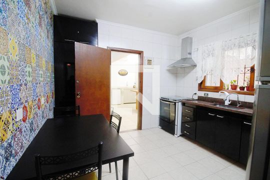 Cozinha de casa à venda com 3 quartos, 180m² em Lar São Paulo, São Paulo