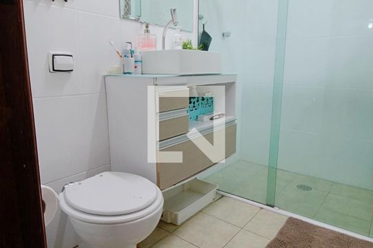 Banheiro da Suíte 1 de casa à venda com 3 quartos, 180m² em Lar São Paulo, São Paulo