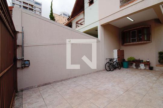 Garagem de casa à venda com 3 quartos, 180m² em Lar São Paulo, São Paulo