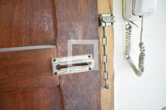 Detalhe da Sala de apartamento para alugar com 2 quartos, 70m² em Senador Vasconcelos, Rio de Janeiro