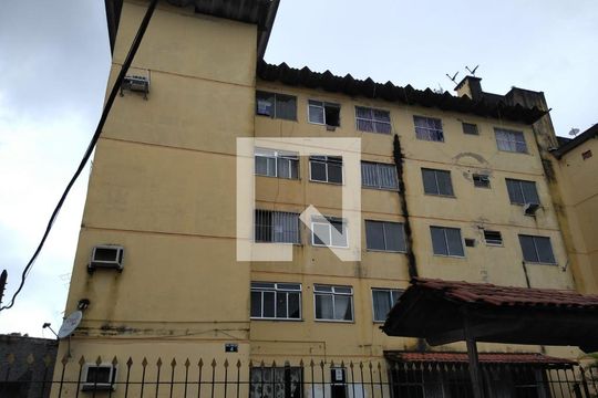 Fachada do bloco de apartamento para alugar com 2 quartos, 70m² em Senador Vasconcelos, Rio de Janeiro