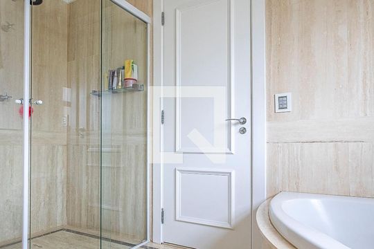 Suíte 1 - Banheiro de apartamento à venda com 4 quartos, 264m² em Pinheiros, São Paulo
