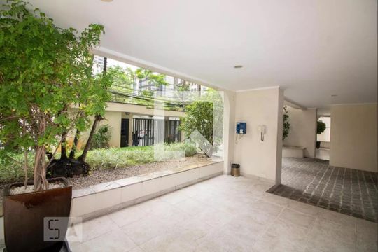 Entrada de apartamento para alugar com 2 quartos, 60m² em Vila Olímpia, São Paulo