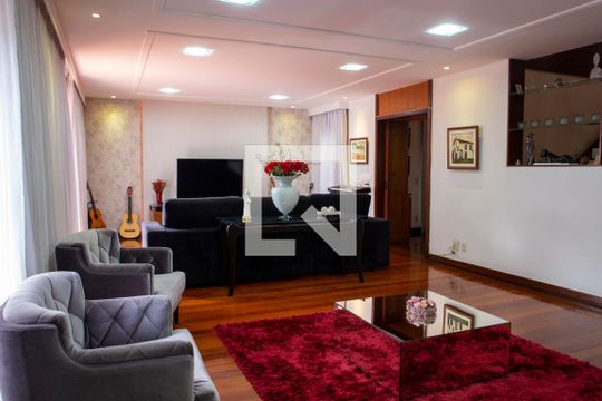 Casa à venda com 3 quartos, 648m² em Engenho de Dentro, Rio de Janeiro