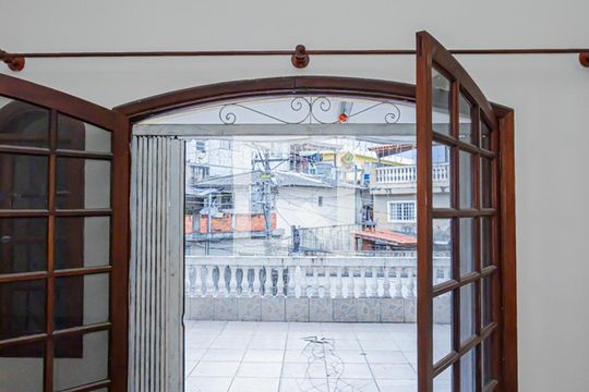 Sala 1 de casa à venda com 3 quartos, 170m² em Vila Francos, São Paulo