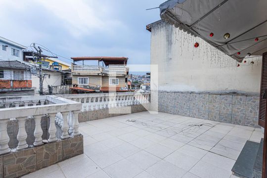Quintal frente de casa à venda com 3 quartos, 170m² em Vila Francos, São Paulo