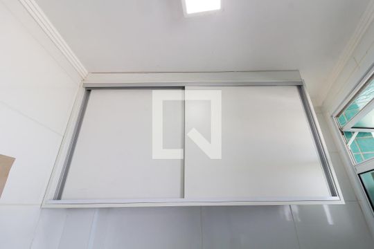 Detalhe da área de serviço de apartamento para alugar com 2 quartos, 102m² em Real, Praia Grande