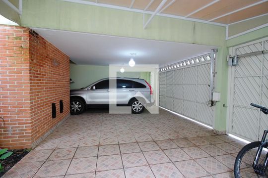 Garagem de casa à venda com 5 quartos, 400m² em Vila Sonia, São Paulo
