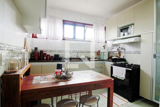 Cozinha de casa à venda com 5 quartos, 400m² em Vila Sonia, São Paulo