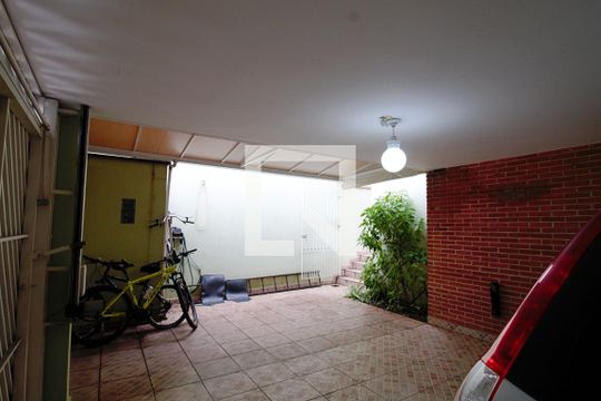 Garagem de casa à venda com 5 quartos, 400m² em Vila Sonia, São Paulo