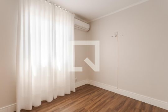 Suíte de apartamento à venda com 3 quartos, 67m² em Humaitá, Porto Alegre