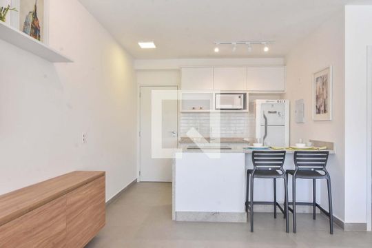 Cozinha  de apartamento para alugar com 1 quarto, 43m² em Campo Belo, São Paulo