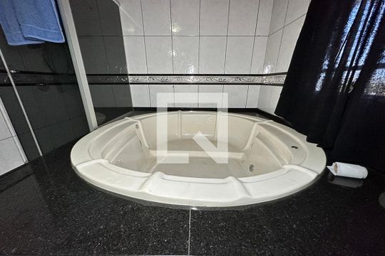 Banheiro  de casa à venda com 3 quartos, 400m² em Arroio da Manteiga, São Leopoldo