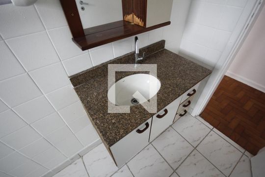 Banheiro de apartamento para alugar com 2 quartos, 59m² em Cambuci, São Paulo