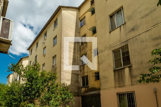 Fachada de apartamento à venda com 2 quartos, 38m² em Vila Nova, Porto Alegre