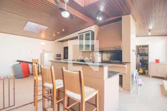 Garagem de casa à venda com 3 quartos, 350m² em Jardim Lindóia, Porto Alegre