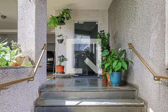 Hall de Entrada  de apartamento à venda com 2 quartos, 105m² em Concórdia, Belo Horizonte