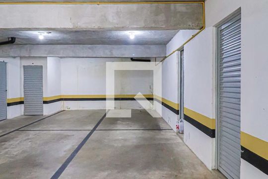 Garagem  de apartamento para alugar com 2 quartos, 63m² em Santo Antônio, Belo Horizonte