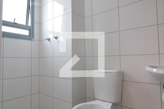 Banheiro de kitnet/studio para alugar com 1 quarto, 40m² em Mooca, São Paulo