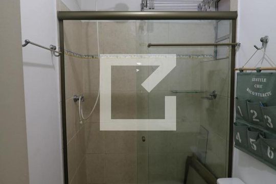 Banheiro de casa para alugar com 2 quartos, 70m² em Vila Pompéia, São Paulo