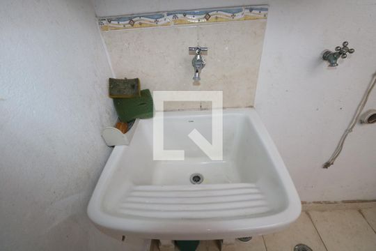 Área de Serviço de casa para alugar com 2 quartos, 70m² em Vila Pompéia, São Paulo