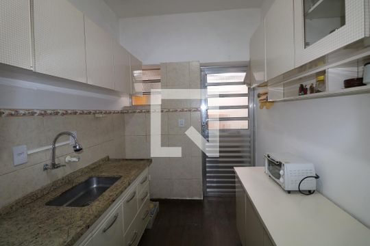 Cozinha de casa para alugar com 2 quartos, 70m² em Vila Pompéia, São Paulo