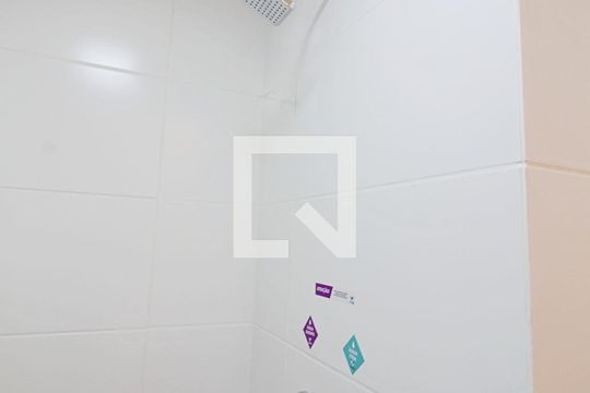 Banheiro de apartamento para alugar com 2 quartos, 48m² em Jardim Monte Alegre, Taboão da Serra