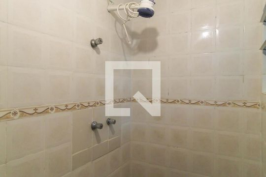 Banheiro de casa para alugar com 1 quarto, 55m² em Brás, São Paulo