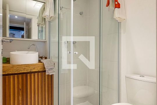Suíte - Banheiro de apartamento à venda com 1 quarto, 57m² em Sumaré, São Paulo