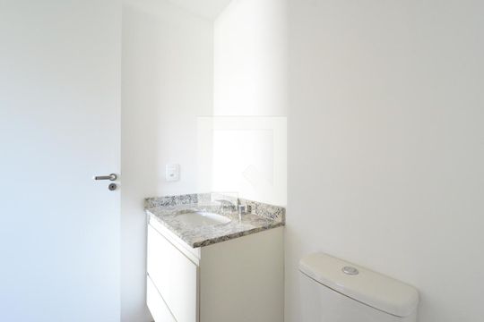 Banheiro de apartamento à venda com 1 quarto, 34m² em Chácara Inglesa, São Paulo