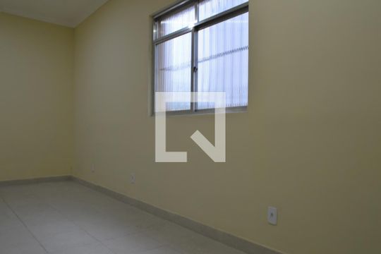 Quarto 1 de casa para alugar com 2 quartos, 82m² em Taquara, Rio de Janeiro