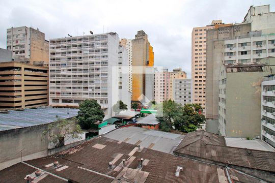 Vista de kitnet/studio para alugar com 0 quarto, 21m² em República, São Paulo