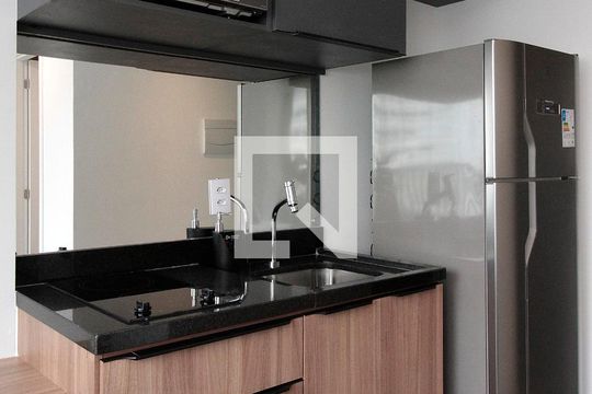 Cozinha de kitnet/studio para alugar com 0 quarto, 21m² em República, São Paulo