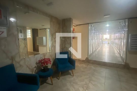 Hall de apartamento para alugar com 1 quarto, 45m² em Aclimação, São Paulo
