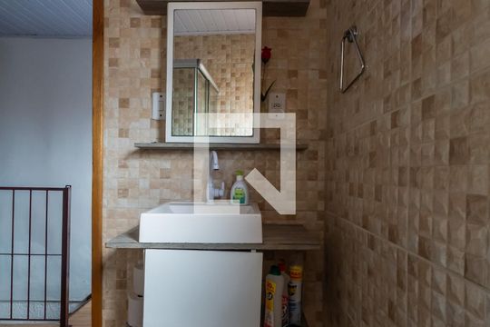 Banheiro Corredor de casa à venda com 3 quartos, 60m² em Aberta dos Morros, Porto Alegre