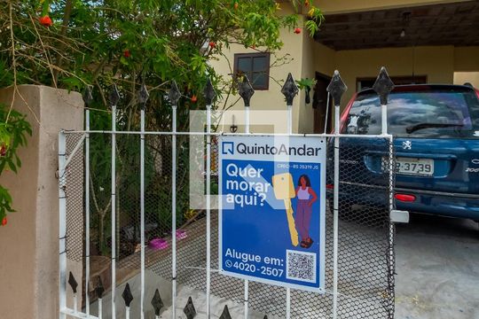 Fachada de casa à venda com 3 quartos, 60m² em Aberta dos Morros, Porto Alegre