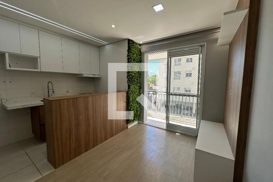 Sala de apartamento à venda com 2 quartos, 44m² em Jardim Tupanci, Barueri