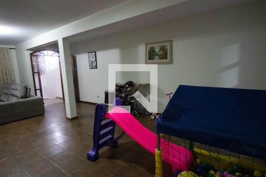 Sala de casa à venda com 3 quartos, 240m² em Vila Portugal, São Paulo